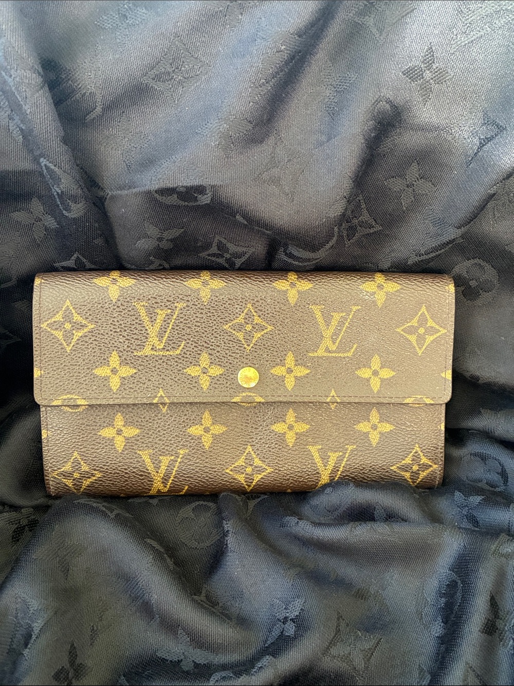 Authentic Vintage Louis Vuitton Monogram Sarah Wallet (Dec 2005) – EUC